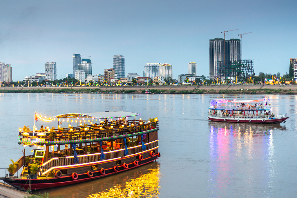 VRP1 10J/7N - ROUGE - ADULT ONLY 16+- RP